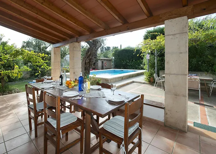 Owl Guillermo - Rustic Villa *