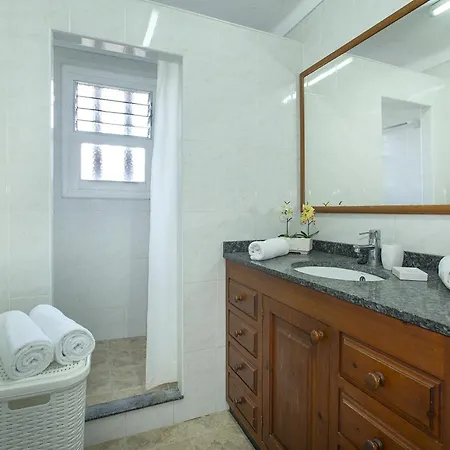 Owl Guillermo - Rustic Villa *