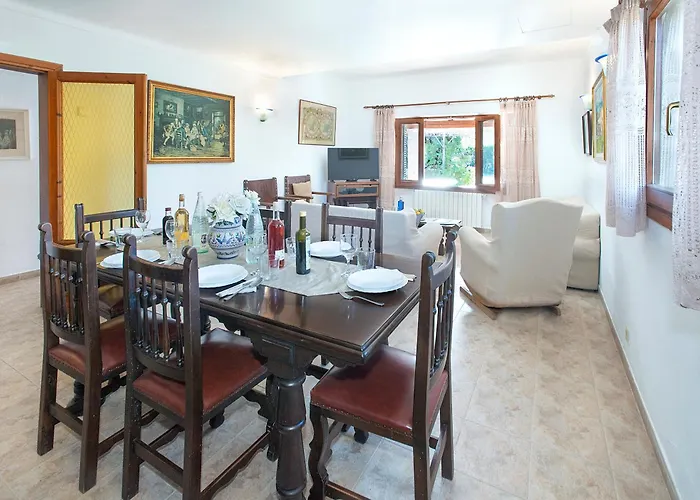 Owl Guillermo - Rustic Villa